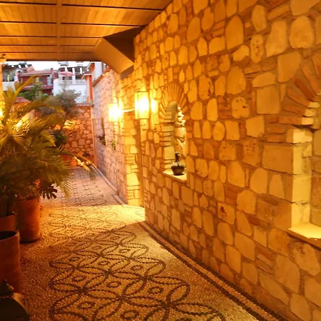 Bright Flat With Balcony Near Hadrian's Gate * 안탈리아