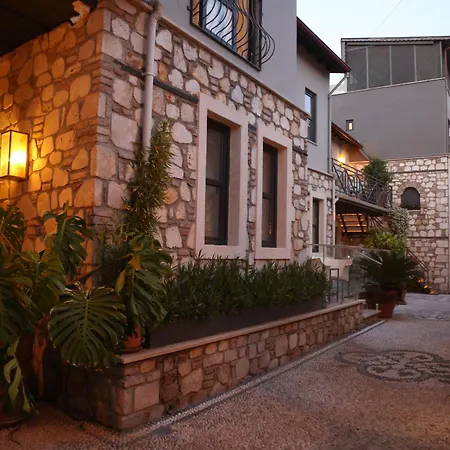 아파트 Bright Flat With Balcony Near Hadrian's Gate