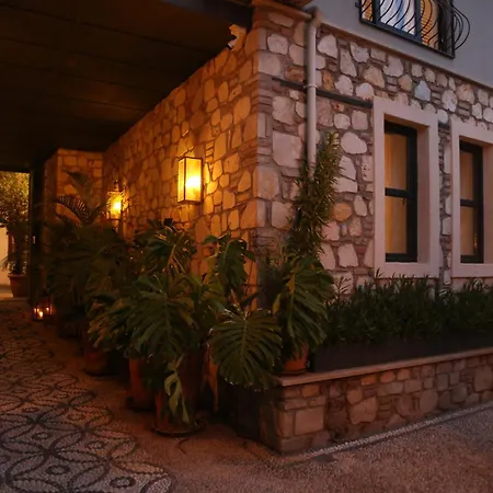 Bright Flat With Balcony Near Hadrian's Gate *